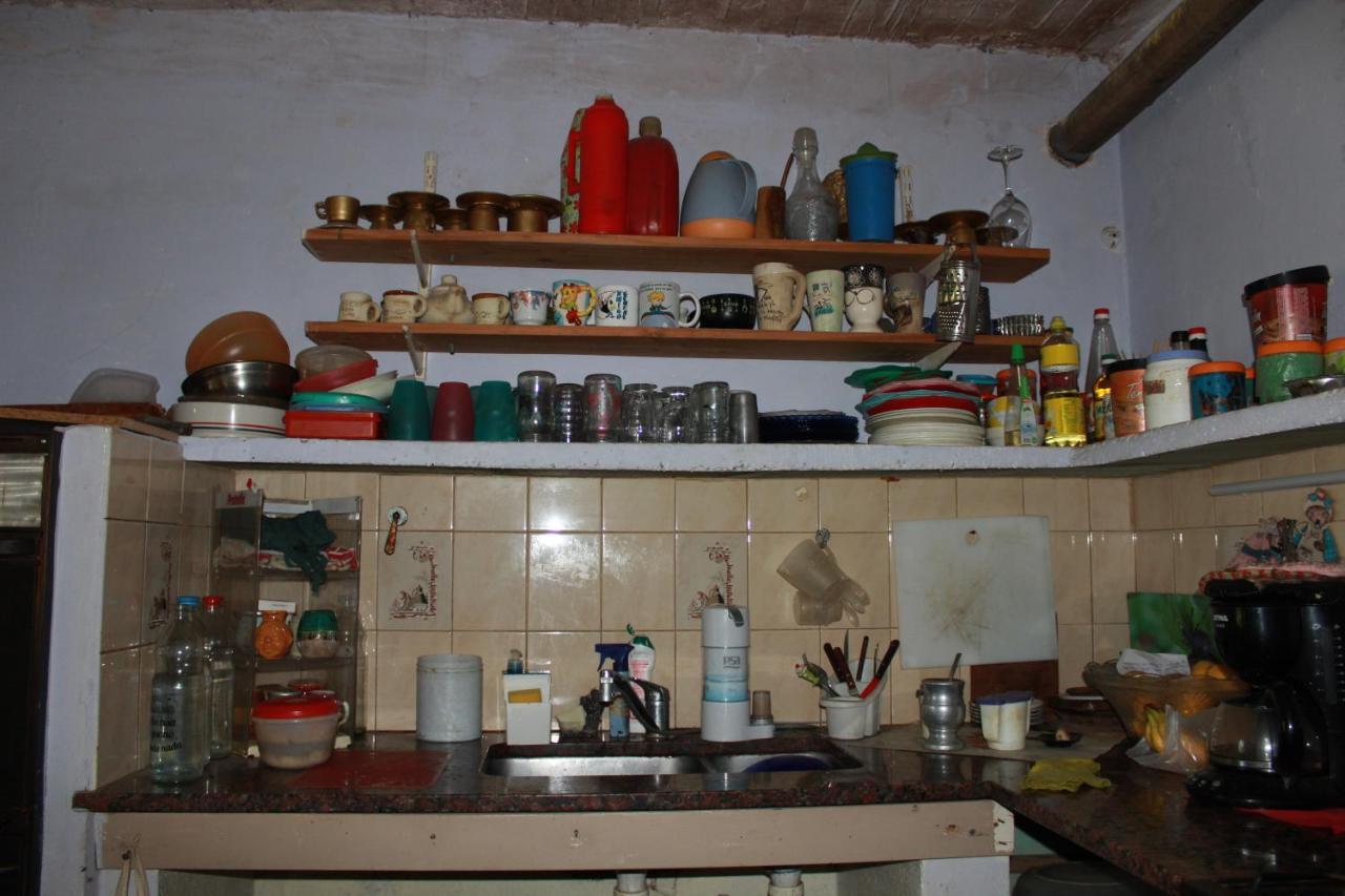 Hostel La Casa Del Patio Bb Bahia Blanca Bagian luar foto
