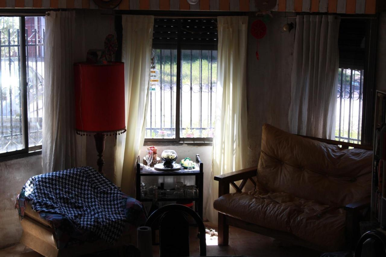 Hostel La Casa Del Patio Bb Bahia Blanca Bagian luar foto